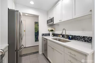 632 13th Avenue E #19, Seattle, WA 98102 - Photo 16
