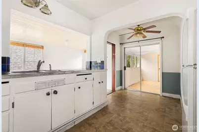 1024 S Director Street, Seattle, WA 98108 - Photo 10