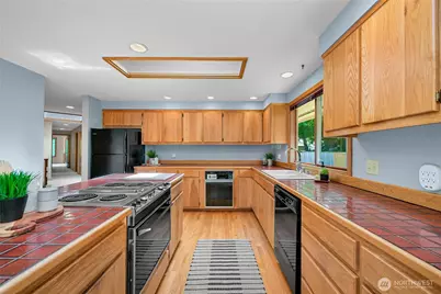 208 Hawthorn Road, Bellingham, WA 98225 - Photo 14