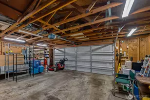 2201 30th St, Bellingham, WA 98225 - Photo 26