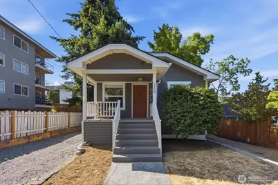 1709 N 35th Street, Seattle, WA 98103 - Photo 1
