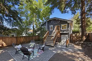 1709 N 35th St, Seattle, WA 98103 - Photo 18