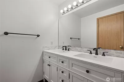 13716 21st Avenue E, Tacoma, WA 98445 - Photo 18