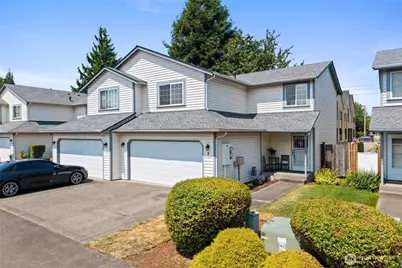 808 13th Street SE #E, Puyallup, WA 98372 - Photo 2