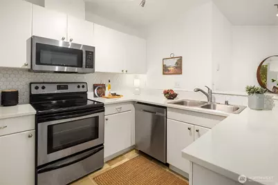 323 Queen Anne Avenue N #217, Seattle, WA 98109 - Photo 10