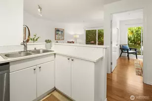 323 Queen Anne Ave N, Seattle, WA 98109 - Photo 12