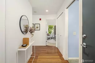 323 Queen Anne Ave N, Seattle, WA 98109 - Photo 2