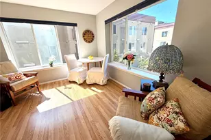 712 E Denny Way, Seattle, WA 98122 - Photo 2