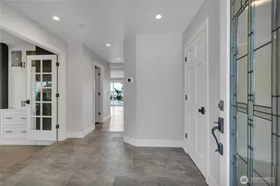35 Silver Beach Drive, Steilacoom, WA 98388 - Photo 2