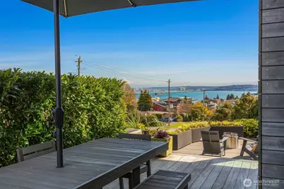 2506 W Halladay Street, Seattle, WA 98199 - Photo 16