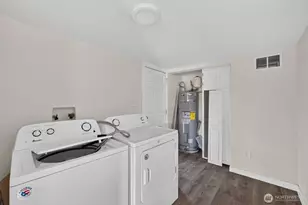 1402 Violet Meadow St S, Tacoma, WA 98444 - Photo 16