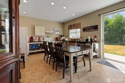 3266 Phillips Avenue, Enumclaw, WA 98022 - Photo 6
