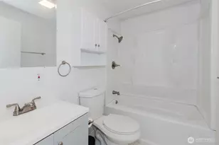 70 Tahuyeh Dr W, Bremerton, WA 98312 - Photo 8