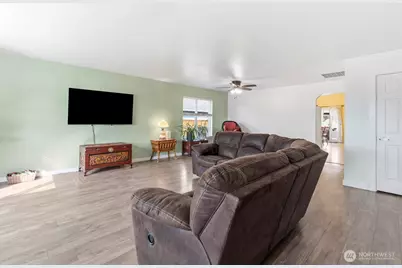 9816 Ramsay Drive SE, Yelm, WA 98597 - Photo 8