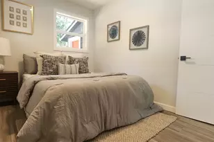 323 SW 108th St, Seattle, WA 98146 - Photo 8