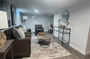 323 SW 108th St, Seattle, WA 98146 - Photo 10