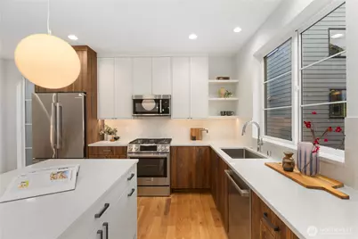 3934 B S Angeline Street, Seattle, WA 98118 - Photo 8