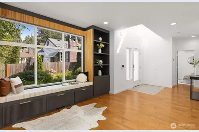 10718 15th Avenue NE, Seattle, WA 98125 - Photo 8