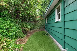 112 NW 44th St, Seattle, WA 98107 - Photo 24