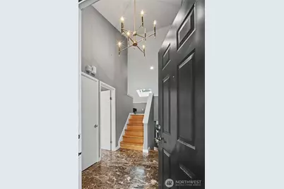 908 Hiawatha Place S #B, Seattle, WA 98144 - Photo 2
