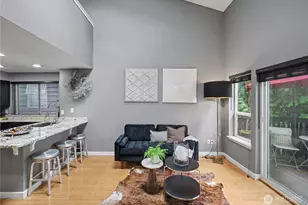 908 Hiawatha Pl S, Seattle, WA 98144 - Photo 4