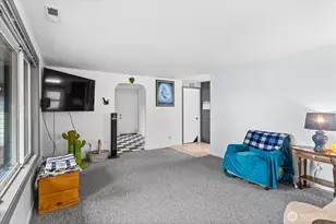 584 W Wanamaker Rd, Coupeville, WA 98239 - Photo 4