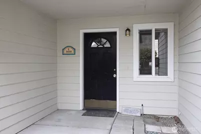 5010 168th Street SW #E, Lynnwood, WA 98037 - Photo 2