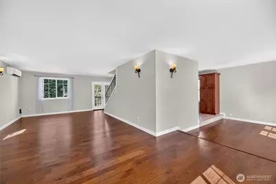 6704 23rd Avenue SW, Seattle, WA 98106 - Photo 8