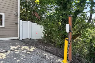 6704 23rd Ave SW, Seattle, WA 98106 - Photo 36