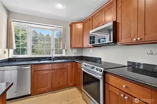 6704 23rd Ave SW, Seattle, WA 98106 - Photo 4
