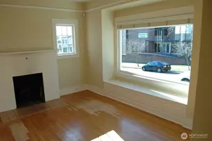 4412 2nd Ave NE, Seattle, WA 98105 - Photo 2