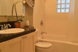 4412 2nd Ave NE, Seattle, WA 98105 - Photo 12
