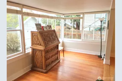 4412 2nd Avenue NE, Seattle, WA 98105 - Photo 8