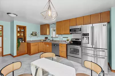 311 S 104th Street, Seattle, WA 98168 - Photo 16