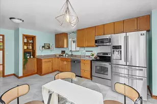 311 S 104th St, Seattle, WA 98168 - Photo 16