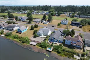 393 Canal Dr NE, Ocean Shores, WA 98569 - Photo 2