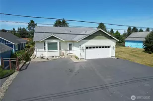 393 Canal Dr NE, Ocean Shores, WA 98569 - Photo 4