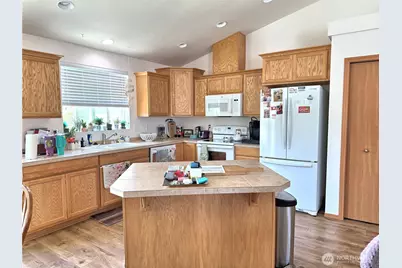 393 Canal Drive NE, Ocean Shores, WA 98569 - Photo 8
