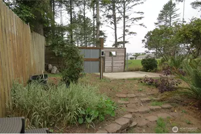 237 Dolphin Avenue NE, Ocean Shores, WA 98569 - Photo 24