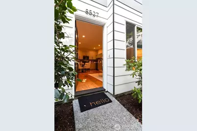 8527 Interlake Avenue N, Seattle, WA 98103 - Photo 2