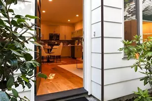 8527 Interlake Ave N, Seattle, WA 98103 - Photo 2