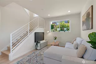 8043 B 19th Ave NE, Seattle, WA 98115 - Photo 2