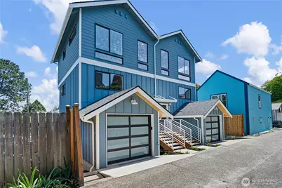 8043 B 19th Avenue NE, Seattle, WA 98115 - Photo 1