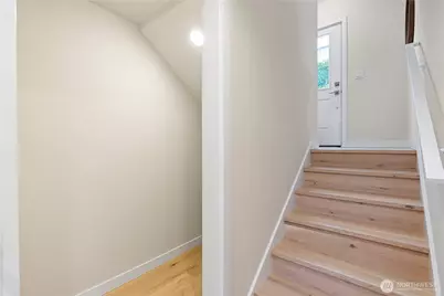 8043 B 19th Avenue NE, Seattle, WA 98115 - Photo 16