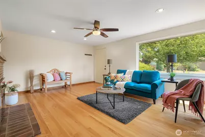 7025 25th Avenue NE, Seattle, WA 98115 - Photo 4