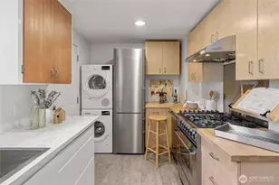7025 25th Ave NE, Seattle, WA 98115 - Photo 8
