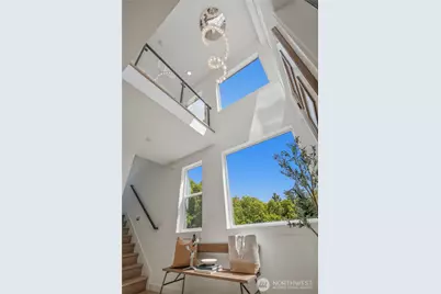 5720 NE 65th Street, Seattle, WA 98115 - Photo 2