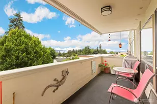 1130 5th Ave S, Edmonds, WA 98020 - Photo 2