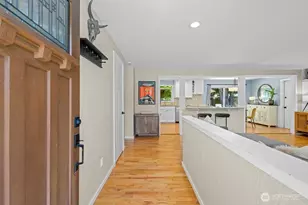 12610 SE 73rd Pl, Newcastle, WA 98056 - Photo 2