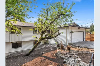 10830 Lake View Drive, Lake Stevens, WA 98258 - Photo 2
